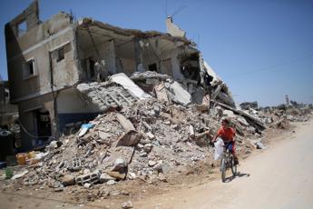Rapporto Amnesty: “A Gaza crimini guerra, uccisi migliaia di civili”